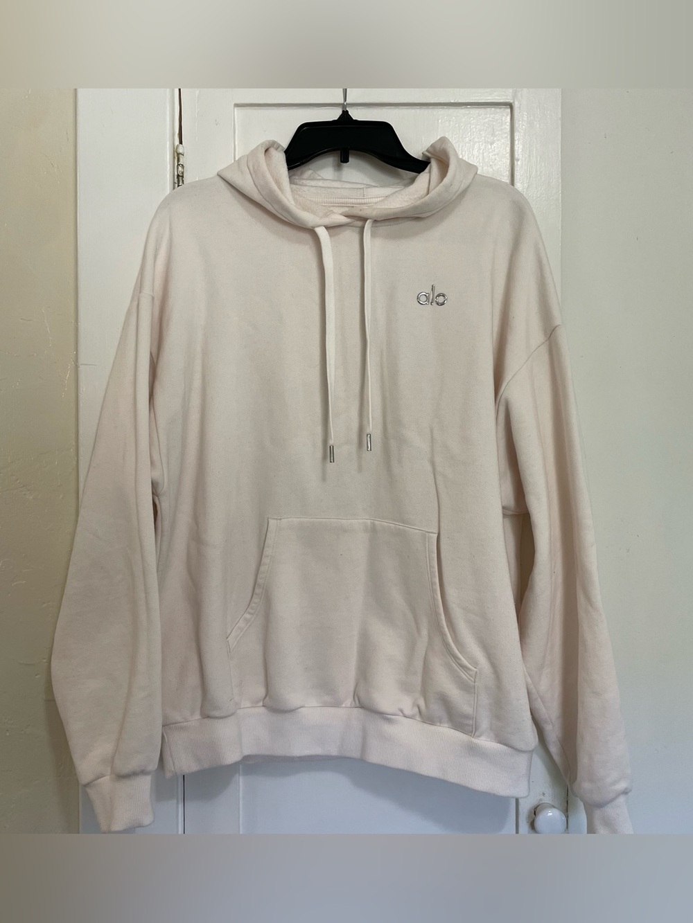 ALO Yoga Accolade cream Pullover Hoodie medium